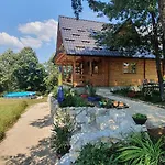 Drvena Vikendica Teodora * Bihać