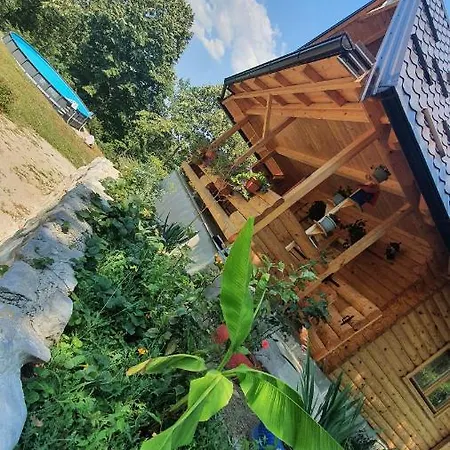 Drvena Vikendica Teodora Apartment *